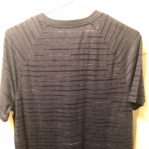Button tee shirt - Picture 2 of 2